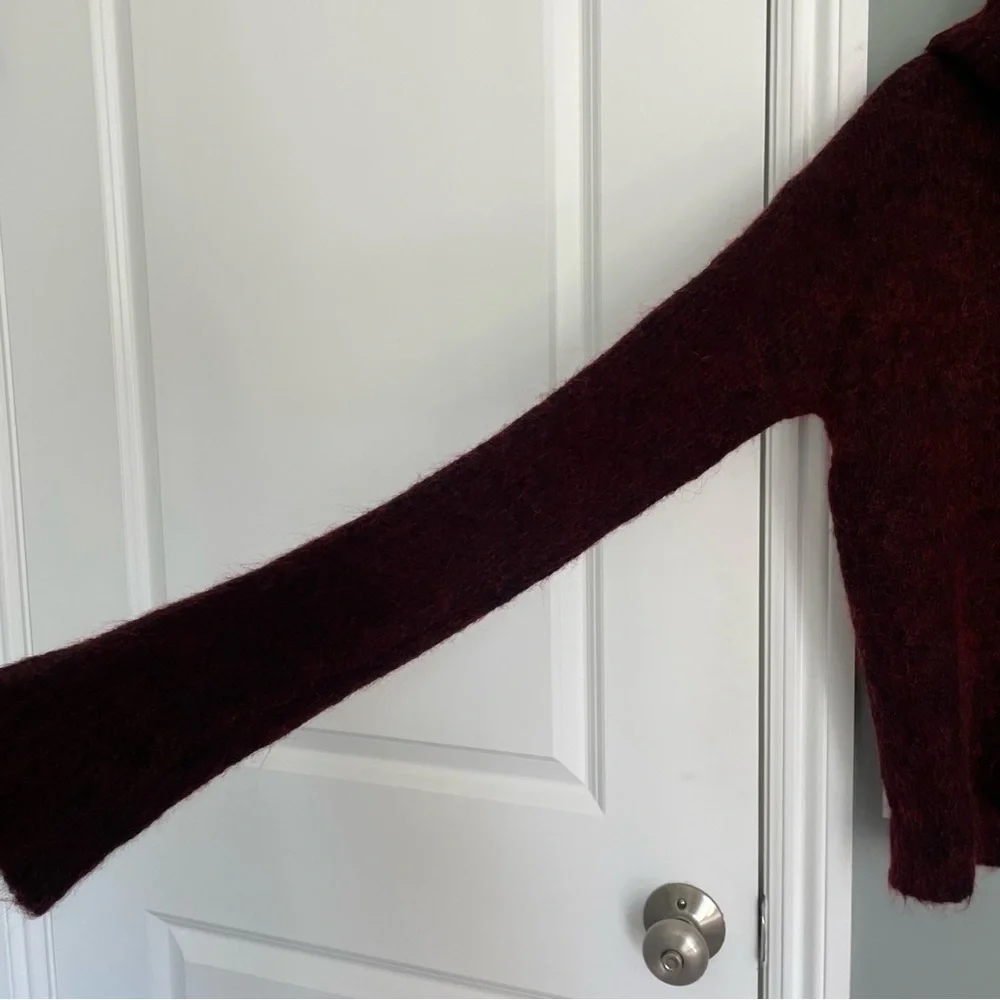Alice + Olivia Gavin Cowl-Neck Pullover Fuzzy Wool Sweater – Maroon Red Small - Picture 6 of 14